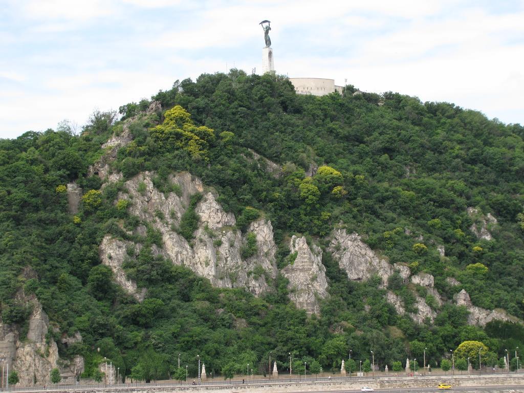 Empire Of Liberty Budapesta