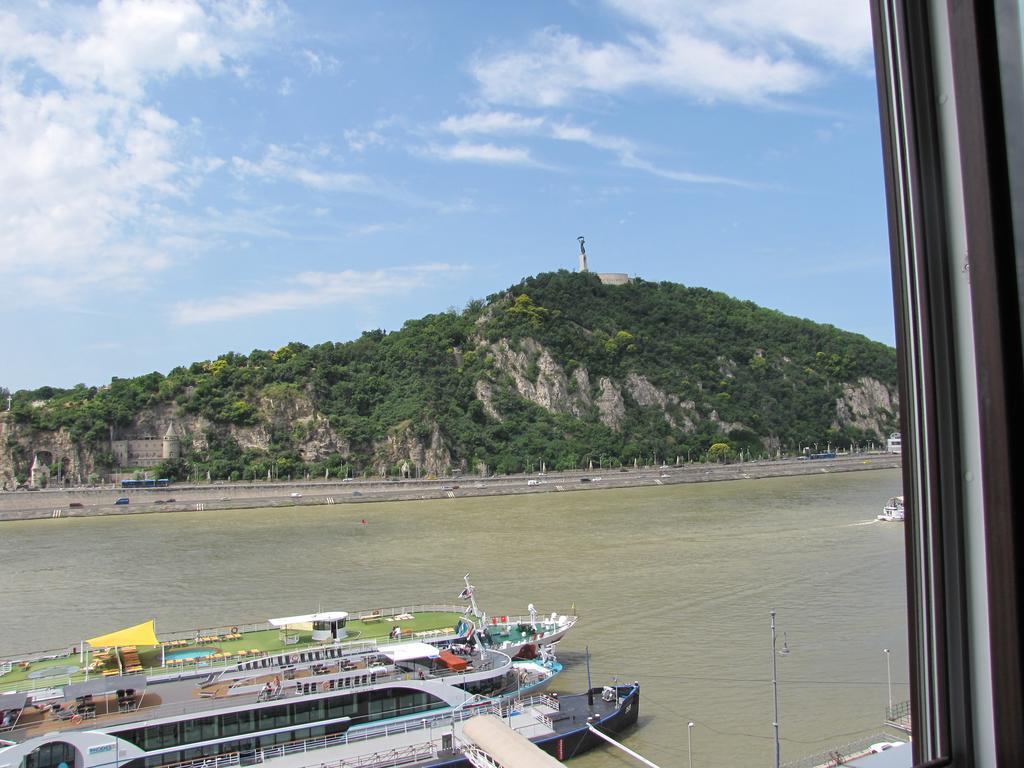 Empire Of Liberty Budapesta